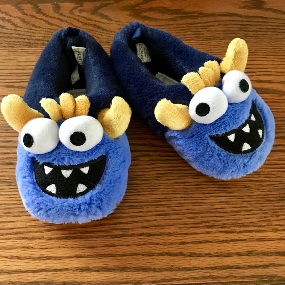 Carter’s Winter Warm Slippers Gordo-S Monster Boy - Picture 2 of 5